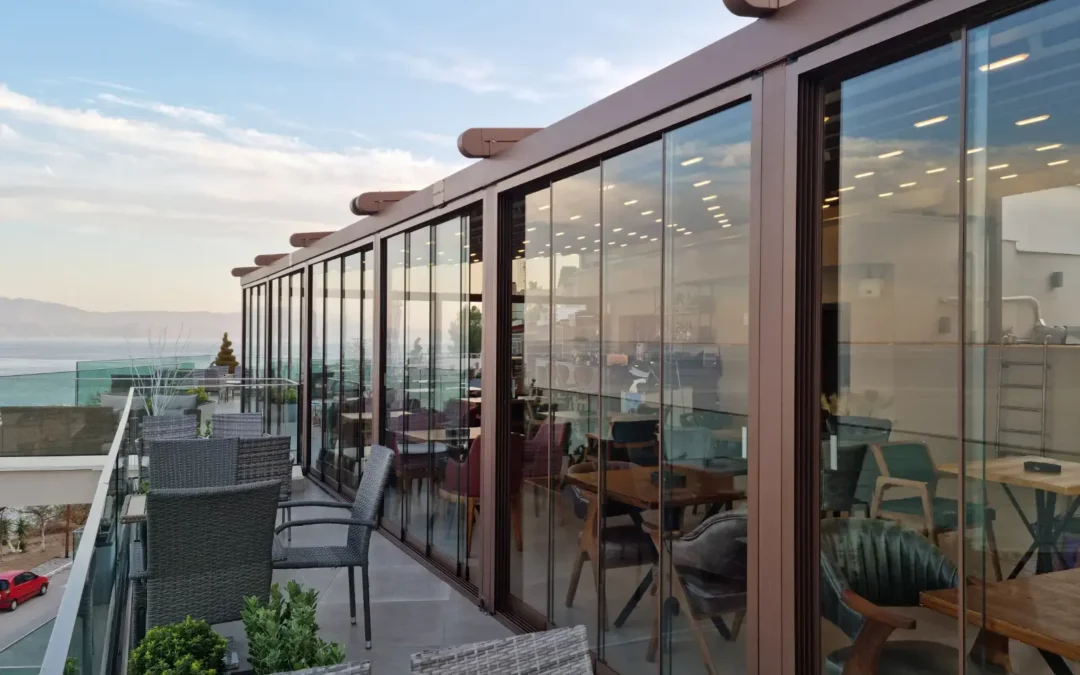 Панорамно остъкление и перголна система за Rooftop ресторант с морска гледка